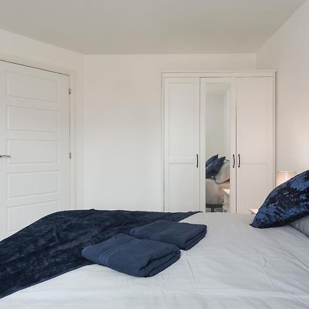 Two Bedroom Apartment - Milton Keynes By Aryas Properties Broughton  Dış mekan fotoğraf
