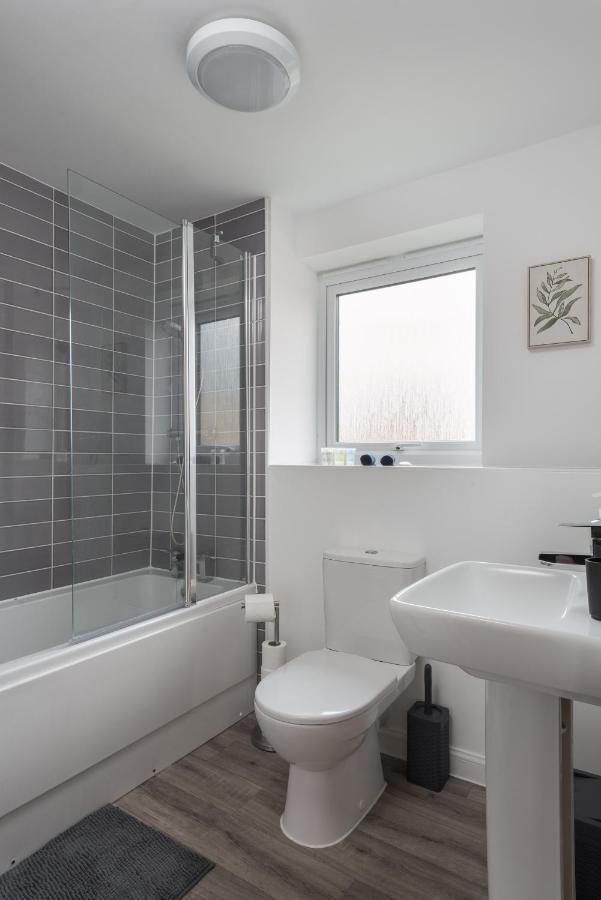 Two Bedroom Apartment - Milton Keynes By Aryas Properties Broughton  Dış mekan fotoğraf