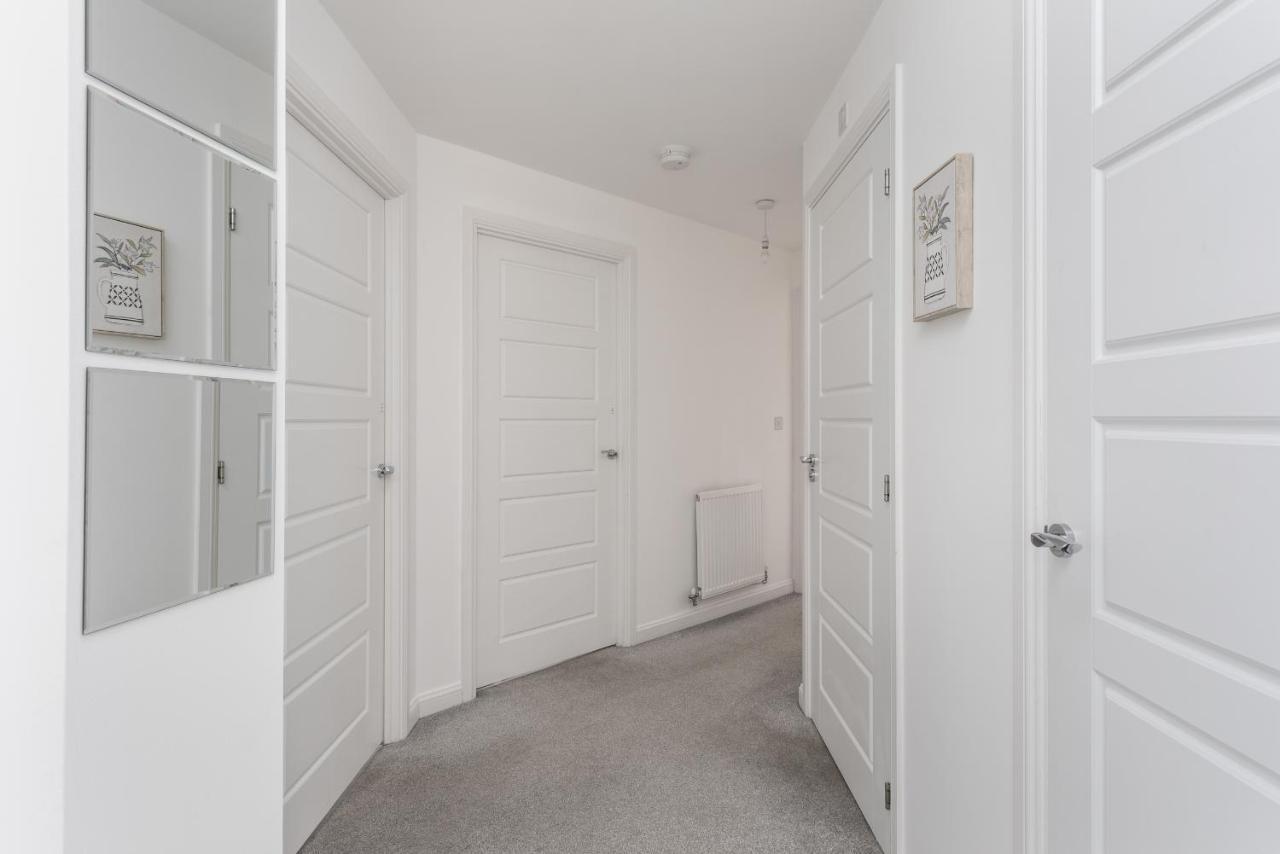 Two Bedroom Apartment - Milton Keynes By Aryas Properties Broughton  Dış mekan fotoğraf